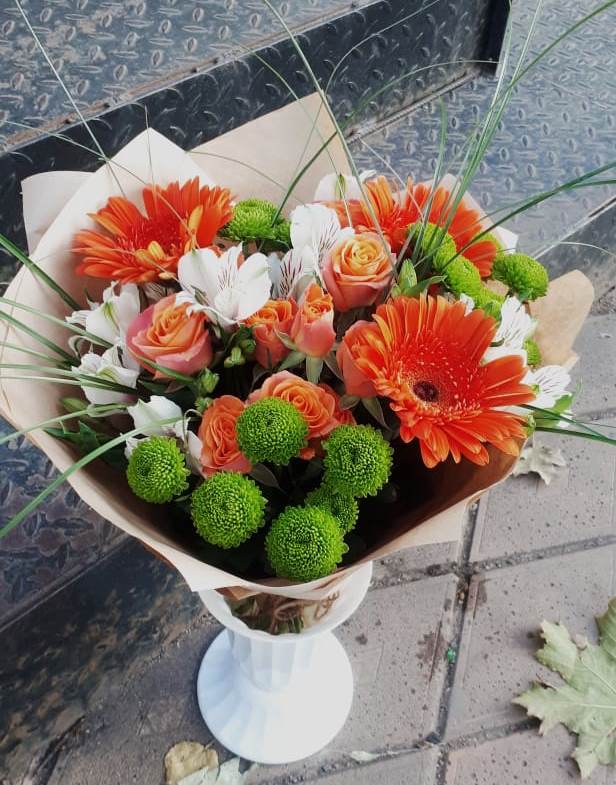 Букет цветов из: Герберы, Хризантемы, Альстромерии и Розы во Власихе