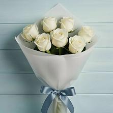 Букет 7 Белых роз Эдлесс Лав во Власихе