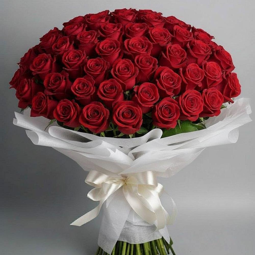 Букет 101 Красная роза Блэк Мэджик во Власихе
