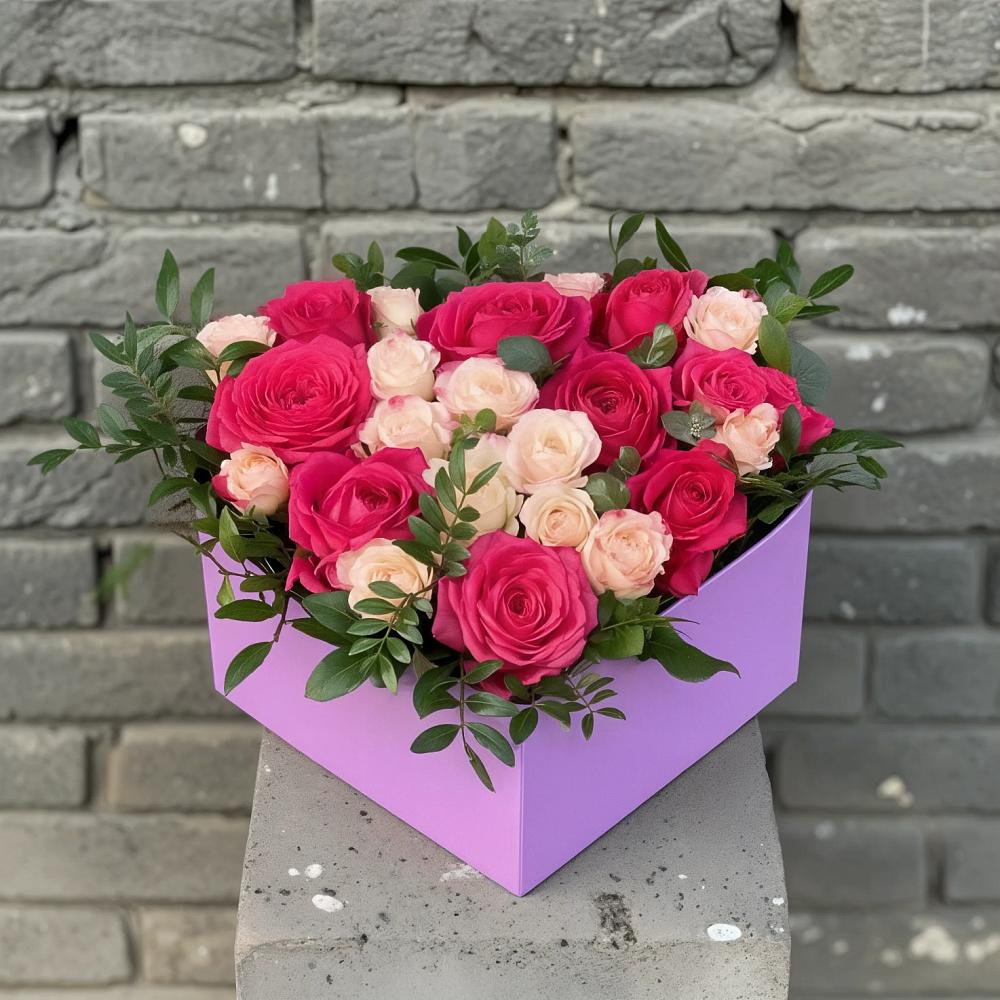 Цветочная композиция из Розы в коробке во Власихе