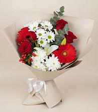 Букет цветов из:  Розы, Хризантемы, Герберы и Лилии во Власихе