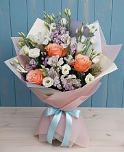 Букет цветов из:  Лизиантусы, Розы, Альстромерии и Гипсофила во Власихе