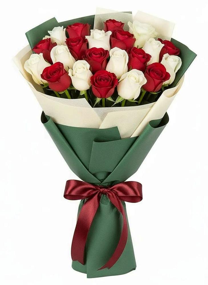 Букет Микс из красных и белых роз во Власихе