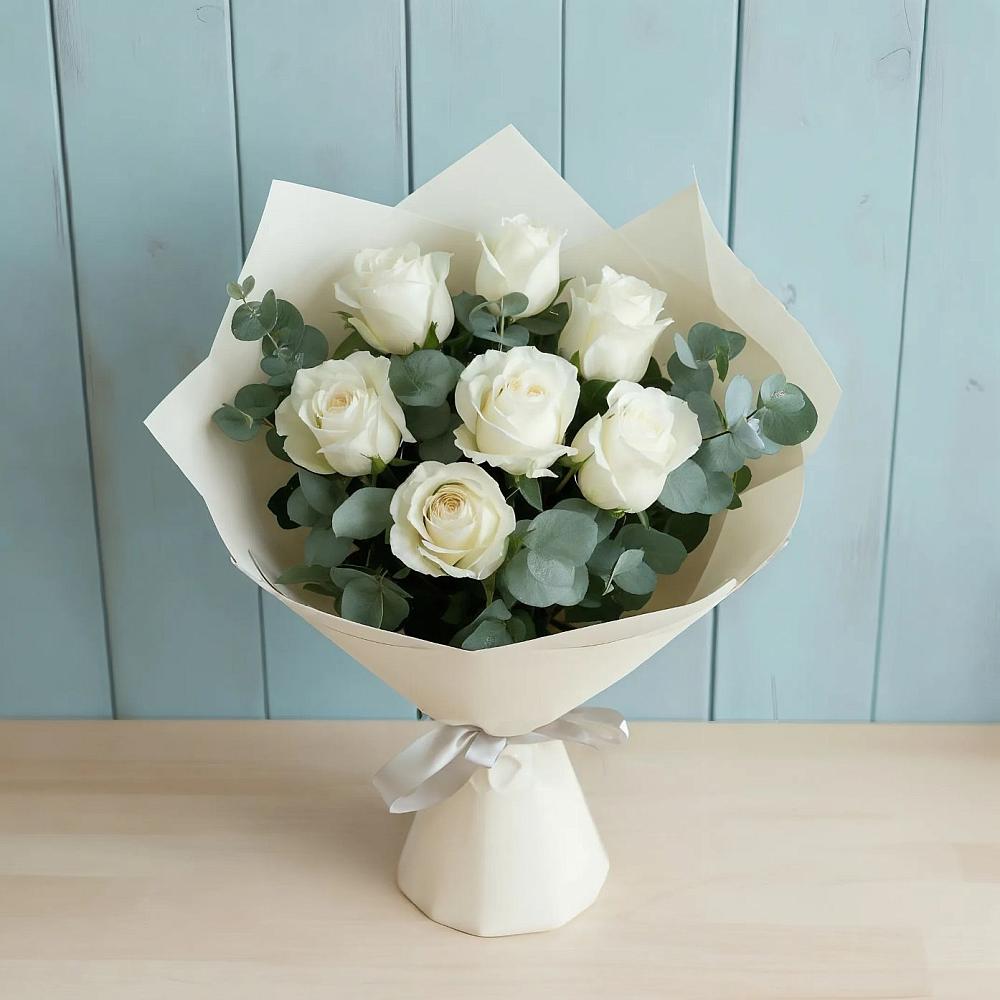 Букет Белые розы в Эвкалипте во Власихе
