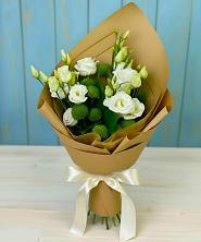 Букет цветов из:  Хризантемы и Лизиантусы во Власихе