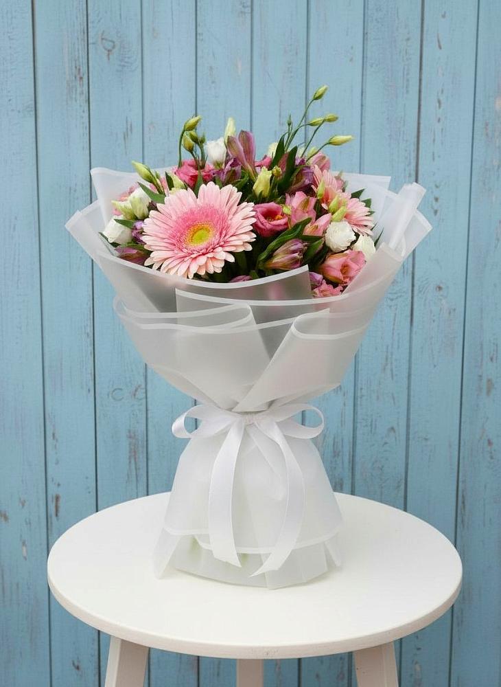 Букет цветов из: Герберы, Альстромерии и Лизиантусы во Власихе