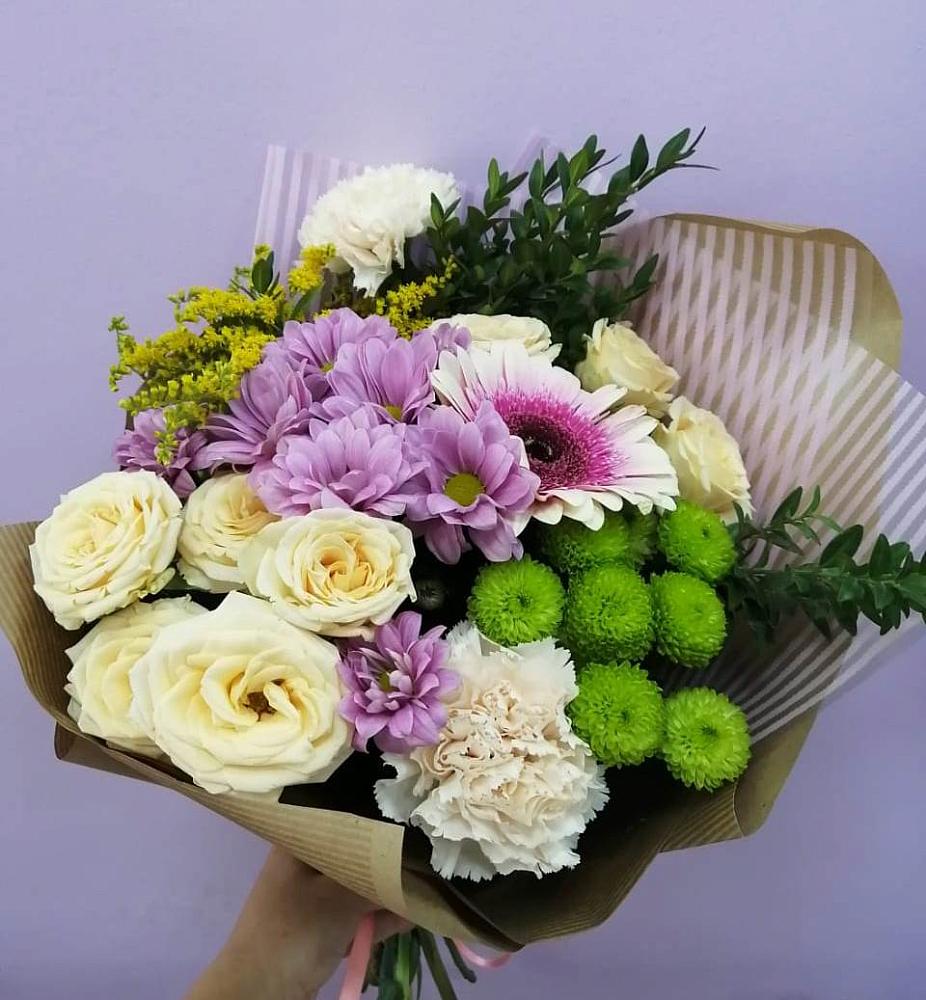 Букет цветов из: Хризантемы, Розы, Гвоздики и Герберы во Власихе