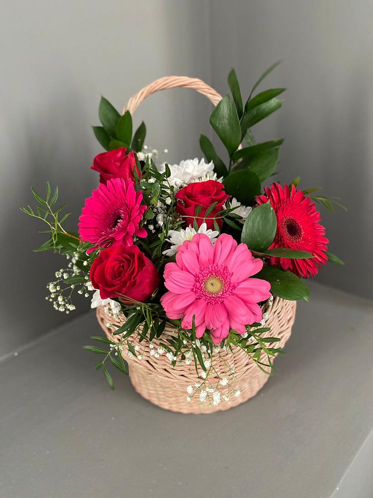 Цветочная композиция из Розы, Хризантемы и Герберы в корзине во Власихе