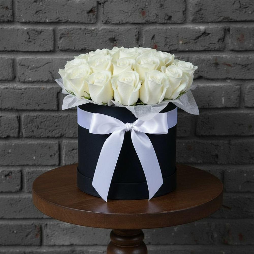 Цветочная композиция из Розы в шляпной коробке во Власихе