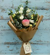 Букет цветов из:  Розы и Лизиантусы во Власихе