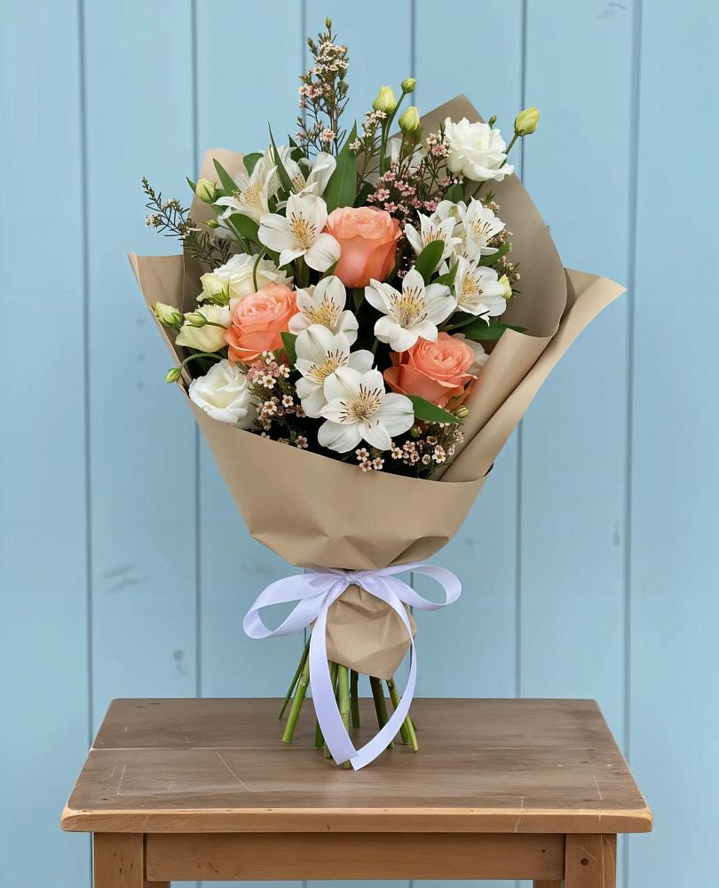 Букет цветов из: Альстромерии, Лизиантусы, Розы и Хризантемы во Власихе