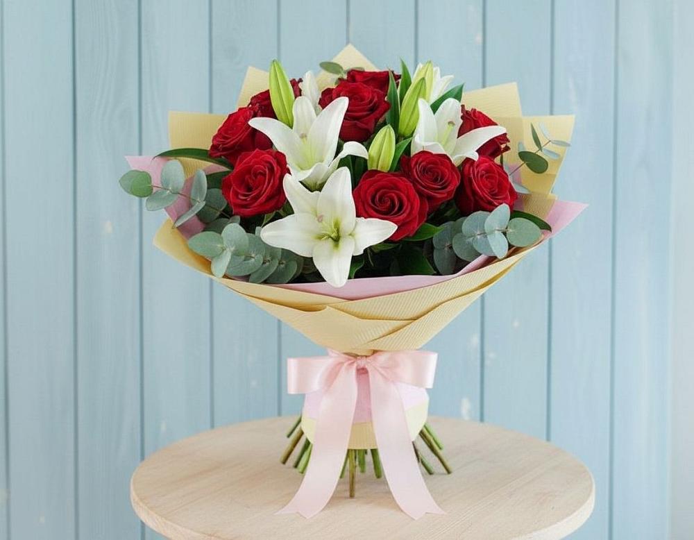 Букет цветов из: Лилии и Розы во Власихе